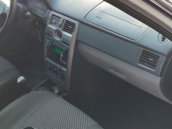 2011 Lada (ВАЗ) Priora I, белый, 375000 рублей - вид 8