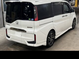 2017 Honda Stepwgn Spada V, белый, 1850000 рублей, вид 3