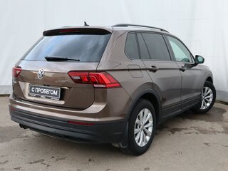2019 Volkswagen Tiguan II, коричневый, 1749000 рублей, вид 4
