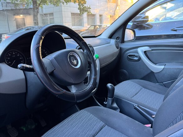 2010 Renault Sandero I, серый - вид 13