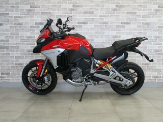 2022 Ducati Multistrada V4, красный, 2256000 рублей, вид 3