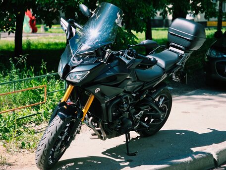 2017 Yamaha MT-09 Tracer (FJ-09), чёрный, 850000 рублей, вид 2