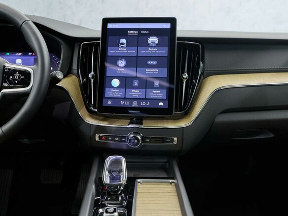 2025 Volvo XC60 II Рестайлинг, белый - вид 10