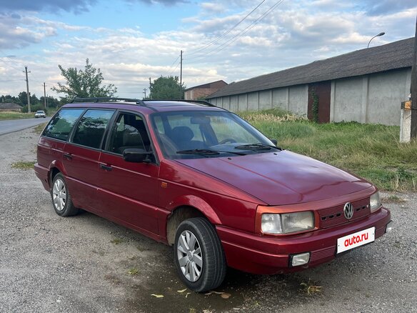1992 Volkswagen Passat B3, красный, 185000 рублей - вид 1