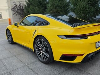 2021 Porsche 911 Turbo VIII (992), жёлтый, 23500000 рублей, вид 3