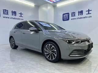2023 Volkswagen Golf VIII, серебристый, 2200000 рублей, вид 3