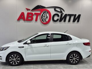 2016 Kia Rio III Рестайлинг, белый, 1368000 рублей, вид 4