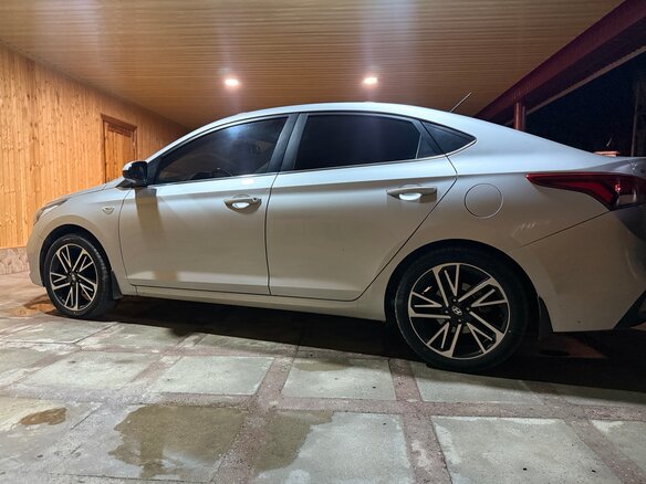 2018 Hyundai Solaris II, серебристый, 1400000 рублей - вид 9