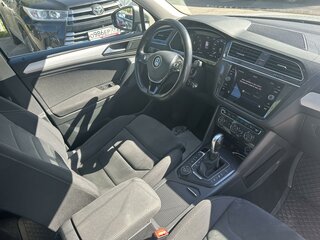 2017 Volkswagen Tiguan II, серебристый, 2169000 рублей, вид 5