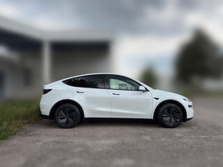 2026 Tesla Model Y Performance I Рестайлинг, белый, 7150000 рублей, вид 3