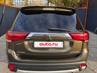 2015 Mitsubishi Outlander III Рестайлинг, коричневый, 1700000 рублей, вид 5