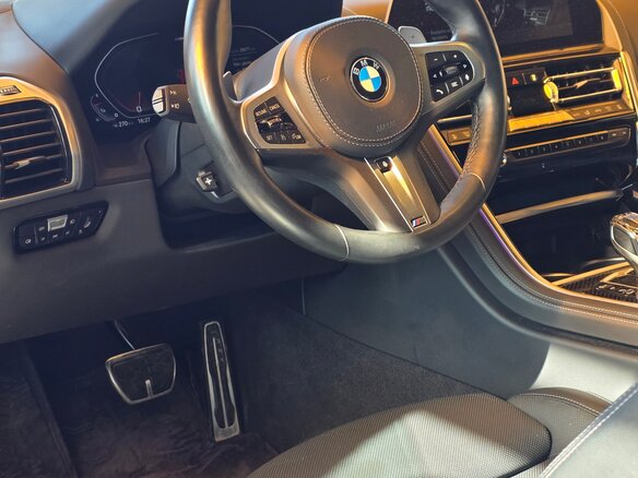 2020 BMW 8 серии M850i xDrive II (G14/G15/G16), чёрный, 8500000 рублей - вид 3