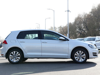 2013 Volkswagen Golf VII, белый, 988000 рублей, вид 4