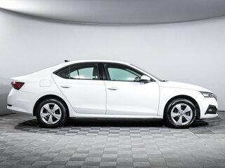 2021 Skoda Octavia IV (A8), белый, 2069000 рублей, вид 4