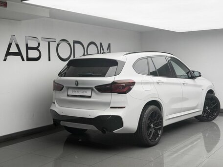 2018 BMW X1 20i xDrive II (F48), белый, 2731000 рублей, вид 4