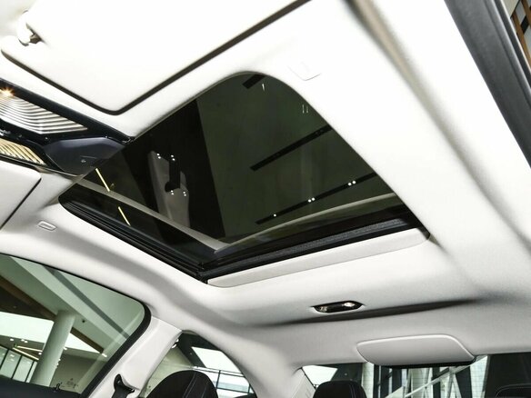 2025 BMW 2 серии 220i G42 Рестайлинг, серый, 6325000 рублей - вид 17