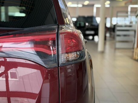 2017 Toyota RAV4 IV (XA40) Рестайлинг, красный, 2150000 рублей, вид 5