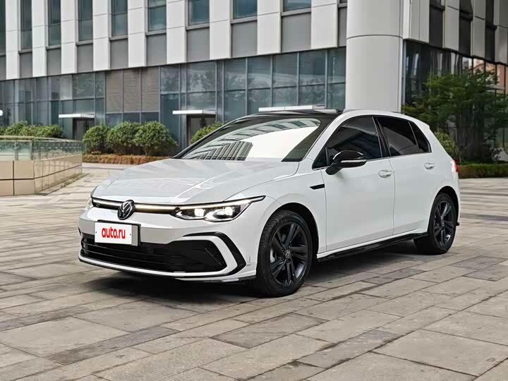 Открыть фотографии: Volkswagen Golf VIII