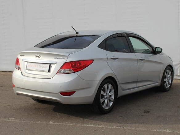2011 Hyundai Solaris I, серебристый, 795000 рублей - вид 4