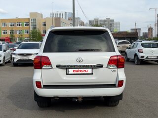 2014 Toyota Land Cruiser 200 Series Рестайлинг 1, белый, 5600000 рублей, вид 5
