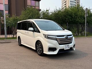2017 Honda Stepwgn Spada V, белый, 1750000 рублей, вид 2