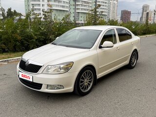 2011 Skoda Octavia DSG7 II (A5) Рестайлинг, белый, 890000 рублей, вид 2