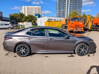 2022 Toyota Camry US Market VIII (XV70) Рестайлинг, серый, 3750000 рублей, вид 2