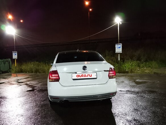 2019 Volkswagen Polo V Рестайлинг, белый, 500000 рублей - вид 3