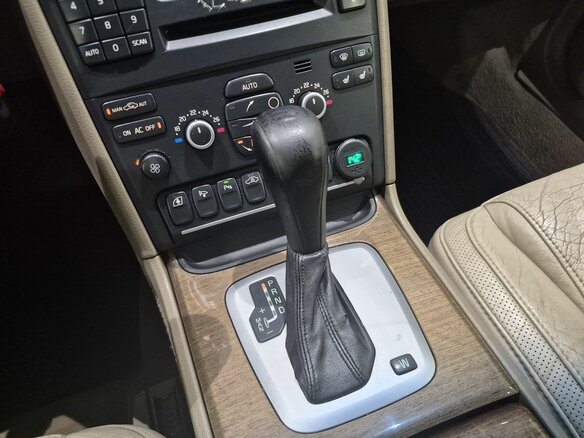 2008 Volvo XC90 I Рестайлинг, коричневый, 996000 рублей - вид 27