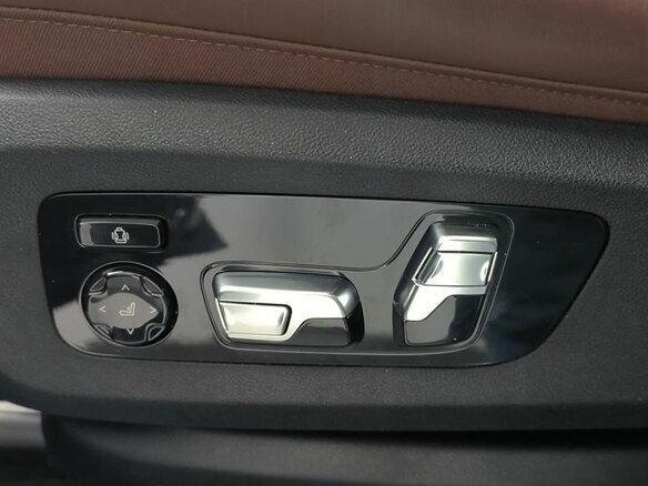 2025 BMW X6 30d III (G06) Рестайлинг, чёрный, 17200000 рублей - вид 15