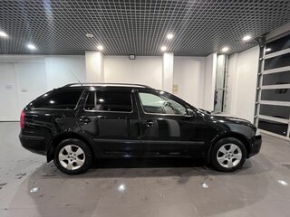 2006 Skoda Octavia II (A5), чёрный, 573000 рублей, вид 2