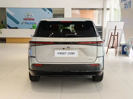 2026 Toyota bZ3X 50 kWh, серебристый, 2635000 рублей, вид 3