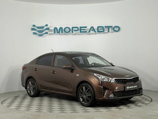 2022 Kia Rio IV Рестайлинг, коричневый, 1049000 рублей, вид 3