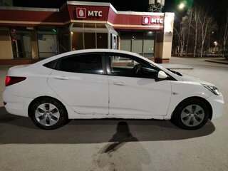 2013 Hyundai Solaris I, белый, 370000 рублей, вид 3