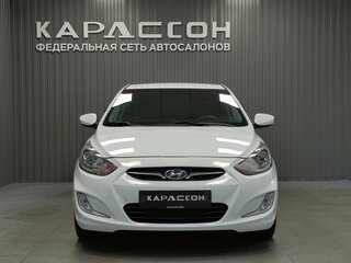 2013 Hyundai Solaris I, белый, 897000 рублей, вид 3