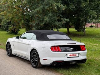2020 Ford Mustang VI Рестайлинг, белый, 1900000 рублей, вид 2