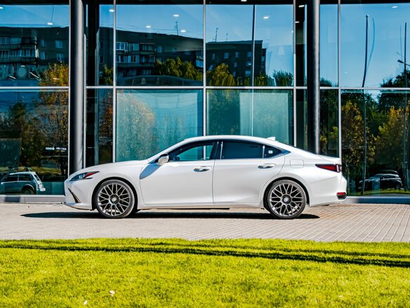 2021 Lexus ES 250 VII, белый, 3180000 рублей - вид 6