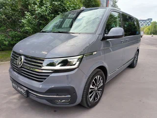 2022 Volkswagen Multivan T6 Рестайлинг, серый, 5890000 рублей, вид 2