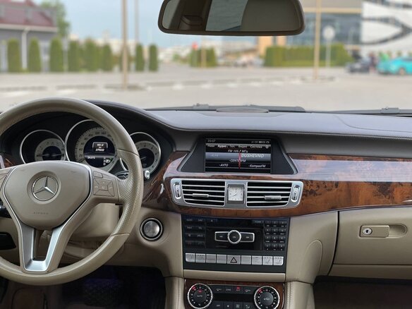 2013 Mercedes-Benz CLS 350 II (C218), синий, 1680000 рублей - вид 16