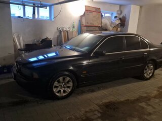 2001 BMW 5 серии 525i IV (E39) Рестайлинг, чёрный, 650000 рублей, вид 4