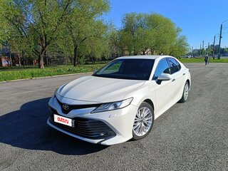 2019 Toyota Camry VIII (XV70), белый, 2750000 рублей, вид 1