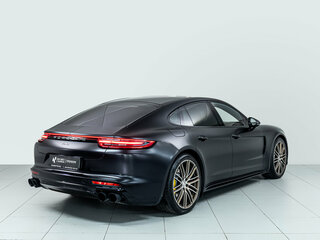 2017 Porsche Panamera Turbo II, чёрный, 6650000 рублей, вид 4