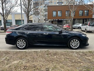 2018 Toyota Camry VII (XV50) Рестайлинг 2, синий, 2390000 рублей, вид 4