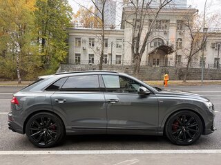 2019 Audi Q8 50 TDI I (4M), серый, 7250000 рублей, вид 3