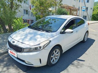 2017 Kia Cerato III Рестайлинг (Classic), белый, 950000 рублей, вид 3