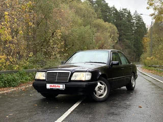 1988 Mercedes-Benz W124 230, синий, 450000 рублей, вид 4