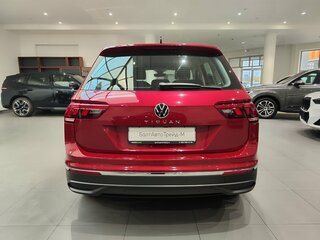 2021 Volkswagen Tiguan II Рестайлинг, красный, 2589000 рублей, вид 5