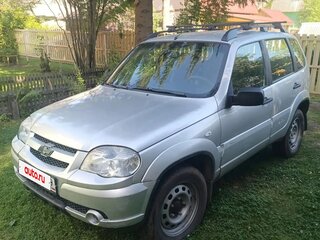 2011 Chevrolet Niva I Рестайлинг, серебристый, 380000 рублей, вид 1