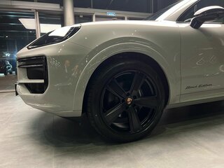 2026 Porsche Cayenne Coupé III Рестайлинг, серый, 18990000 рублей, вид 4