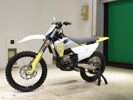 2023 Husqvarna FC 450, серый, 860000 рублей, вид 4